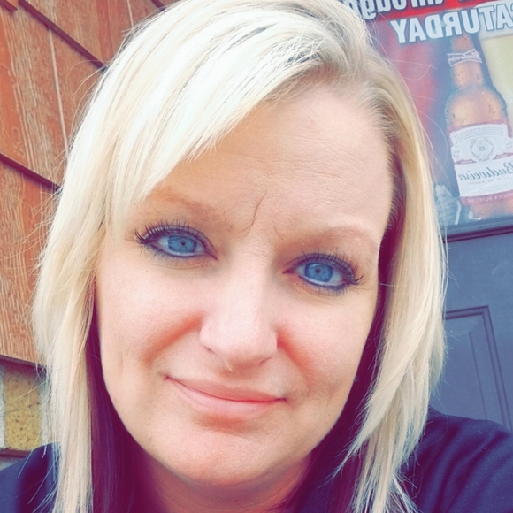 Meet your Posher, Rachel - Picture 2 of 3